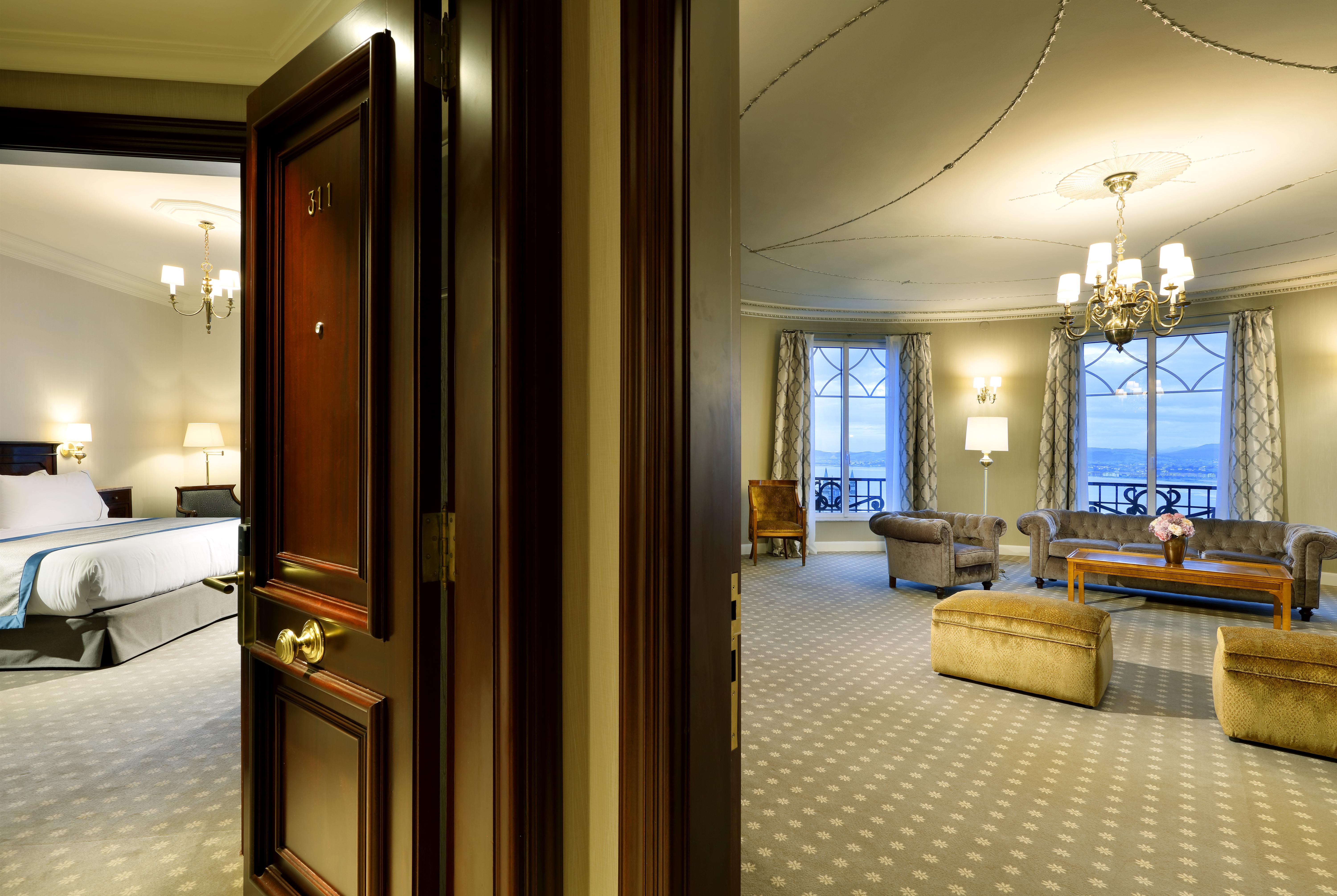 欧洲之星皇家酒店 桑坦德 外观 照片 A suite at the InterContinental Paris Le Grand